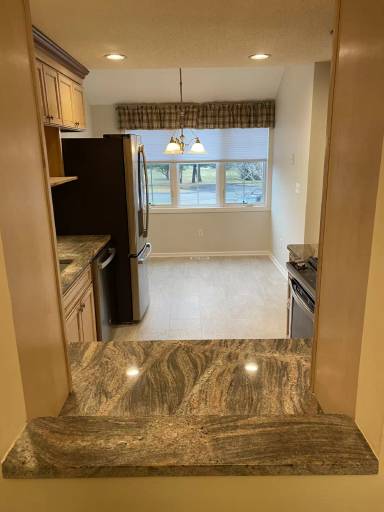 Main picture of 61 Jardin Cir