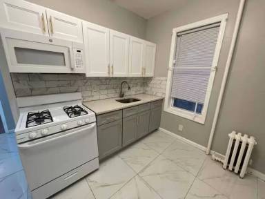 Main picture of 236 Lexington Ave