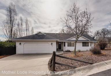 Main picture of 868 Live Oak Dr