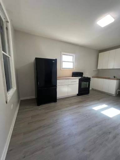Main picture of 8507 S Buffalo Ave