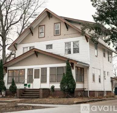 Main picture of 114 7th St