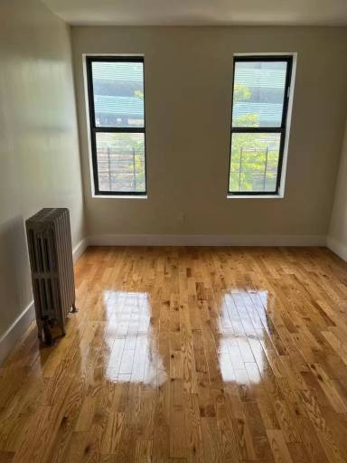 Main picture of 6 W 190th St