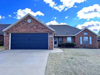 Main picture of 2503 Persimmon St