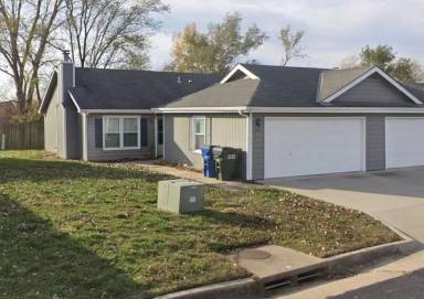 Main picture of 2119 Pikes Peek Pl