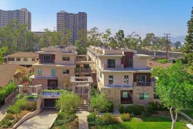 Main picture of 366 Burchett St