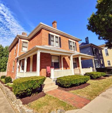 Main picture of 328 1/2 S 4th St