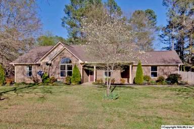 Main picture of 127 Johnson Dr NE