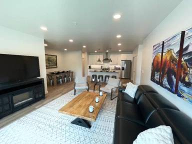 Main picture of 2221 Willow Dr