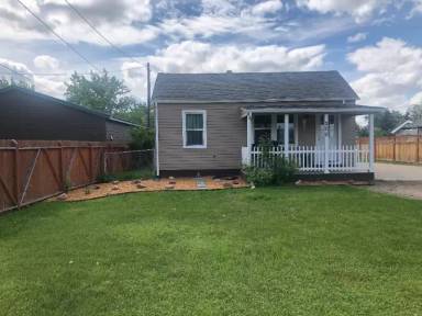 Main picture of 200 18th St SW