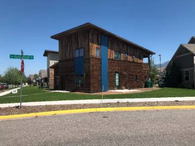 Main picture of 1016 N 15th Ave