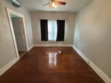 Main picture of 633 E Barbee Ave
