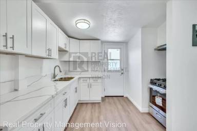 Main picture of 313 N Kenilworth Ave