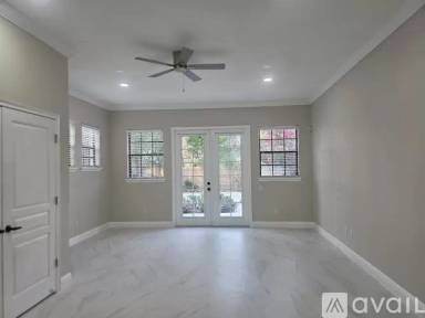 Main picture of 637 Hillcrest St