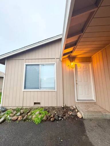 Main picture of 3588 Railroad Ave