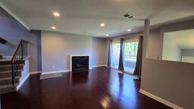 Main picture of 965 W Imperial Hwy