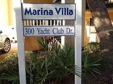 Main picture of 300 Yacht Club Dr