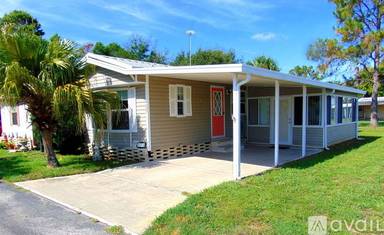 Main picture of 429 Lake Henry Dr