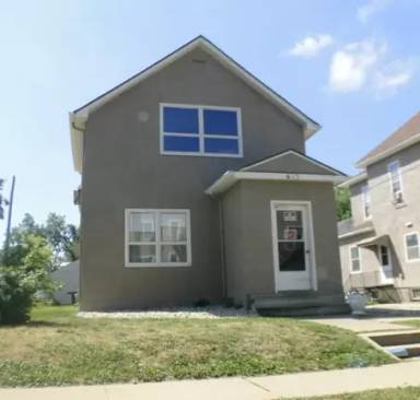 Main picture of 615 W 12th St