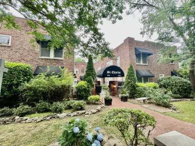 Main picture of 1028 Saint Charles Ave NE