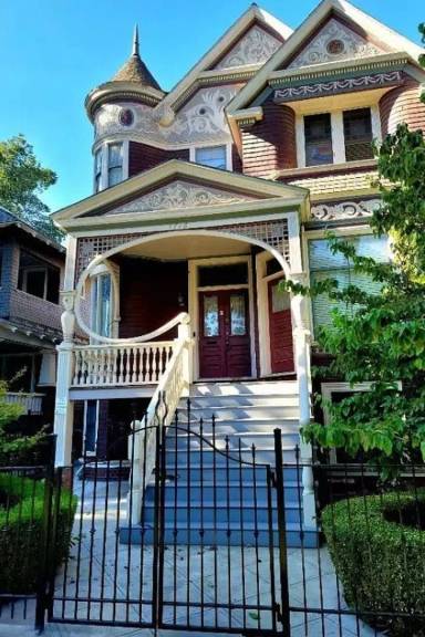 Main picture of 1716 Capitol Ave