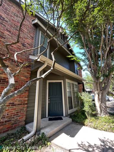Main picture of 11 Chapel Hill Cir