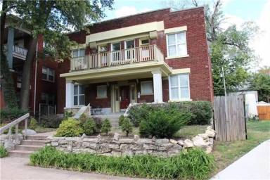Main picture of 3220 E 10th St