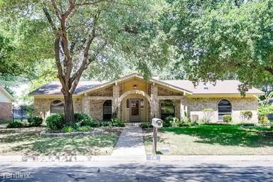 Main picture of 216 Baker Dr