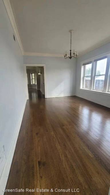 Main picture of 7842 S Bennett Ave