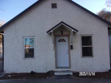 Main picture of 210 E 5th St
