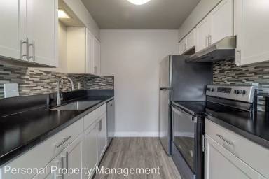 Main picture of 906 NE 86th St