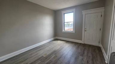 Main picture of 7506 Hamilton Ave