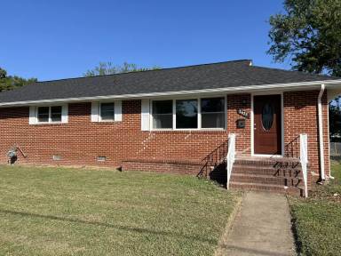 Main picture of 2625 Victoria Blvd