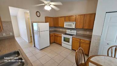 Main picture of 33 Fenwick Ln