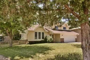 Main picture of 201 W Gold Coast Rd