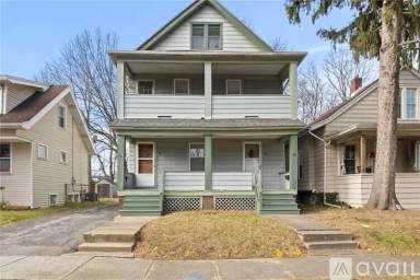 Main picture of 33 Coventry Ave