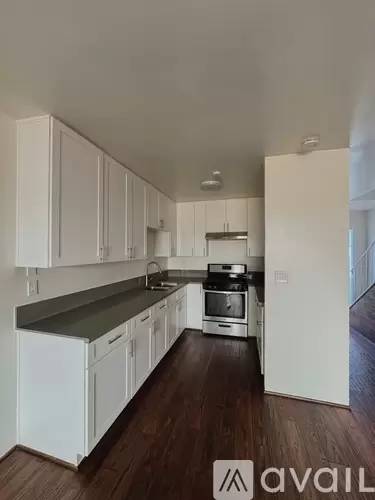 Main picture of 1001 E Camile St