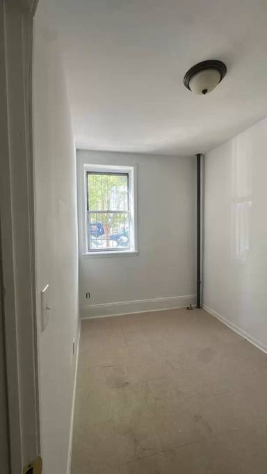 Main picture of 2401 Central Ave