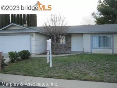 Main picture of 132 Regent Dr