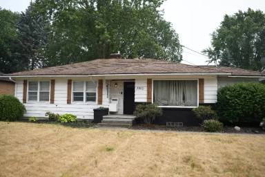 Main picture of 3900 Navaho St SW