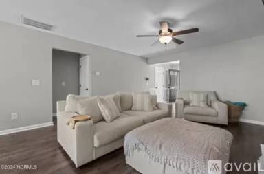 Main picture of 50 Burr Oak Cir