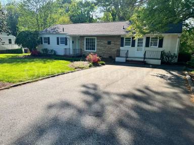 Main picture of 320 Pennsylvania Ave