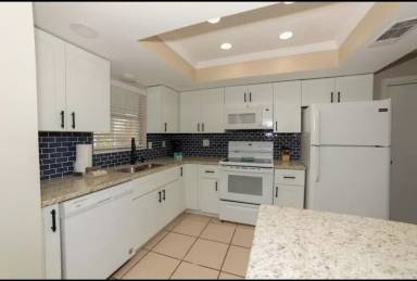 Main picture of 6038 Spinnaker Blvd