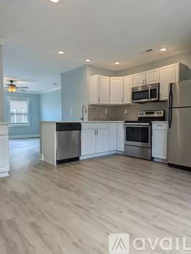 Main picture of 803 11th Ave S