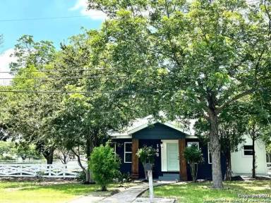 Main picture of 166 E Harding Blvd