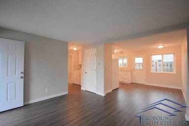 Main picture of 742 SE 13th Ave