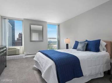 Main picture of 5601 N Sheridan Rd