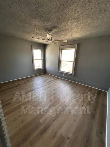 Main picture of 1534 3rd Ave SE