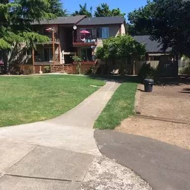 Main picture of 13449 SE Stark St