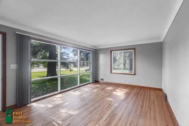 Main picture of 1789 White Bear Ave N