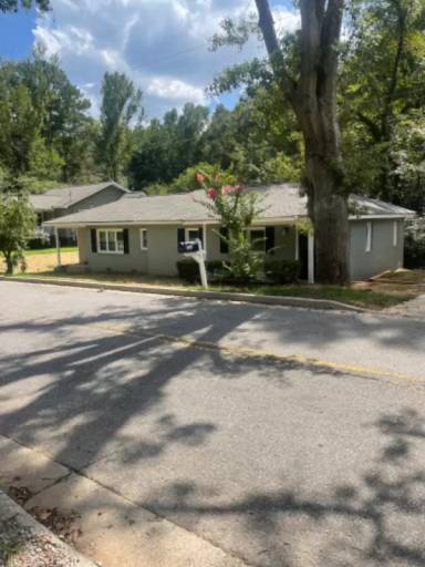 Main picture of 214 Alice Walker Dr